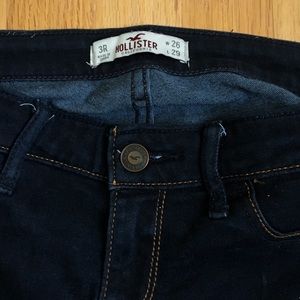 3R DARK WASH Hollister Comfy Skinny Jeans